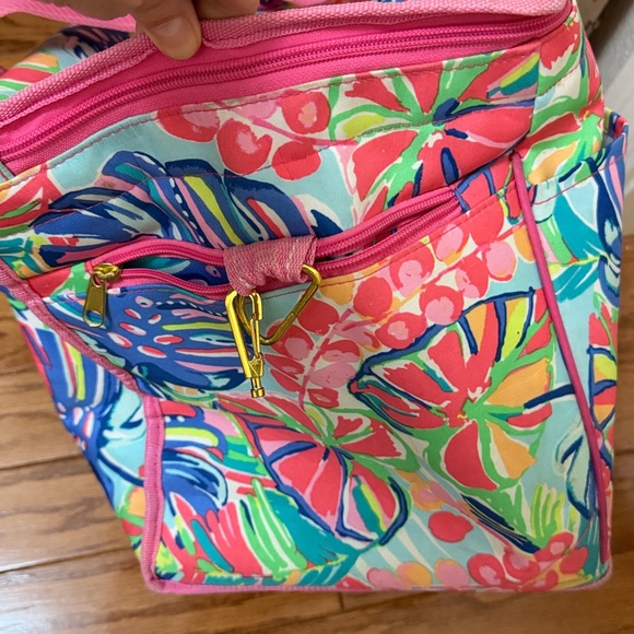 Lilly Pulitzer Vibrant Floral Cooler Bag in Pink & Multi - Picture 7 of 9